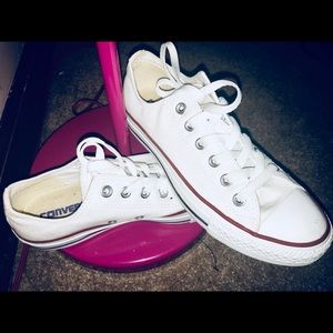 Classic white low top converse